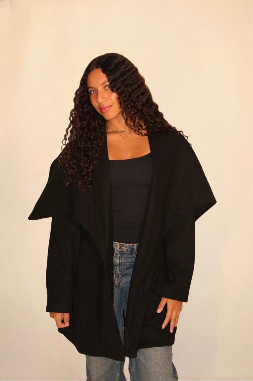 The wrap coat in black