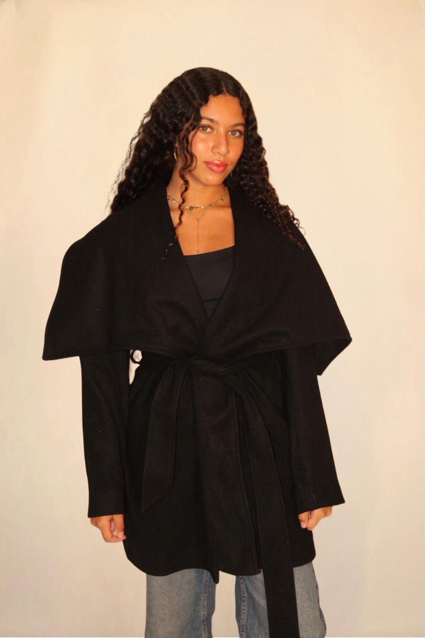 The wrap coat in black