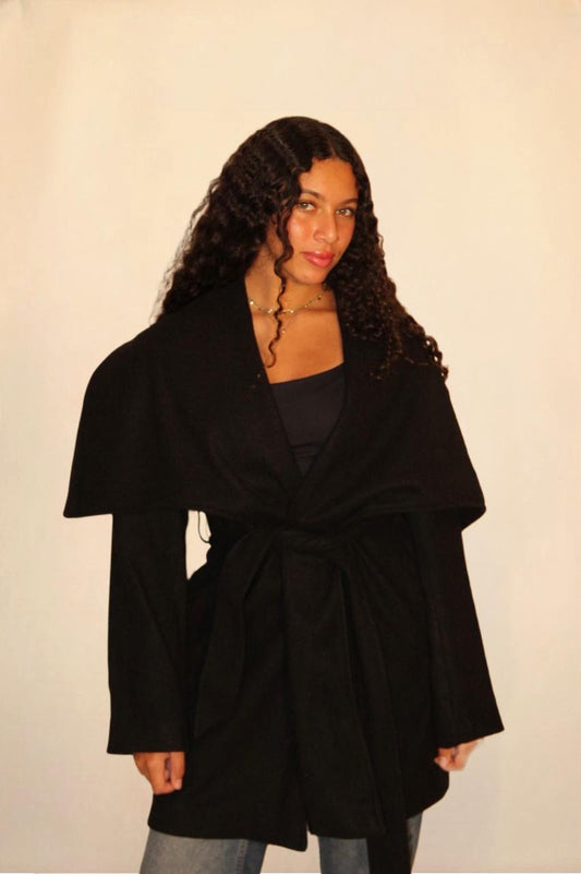The wrap coat in black